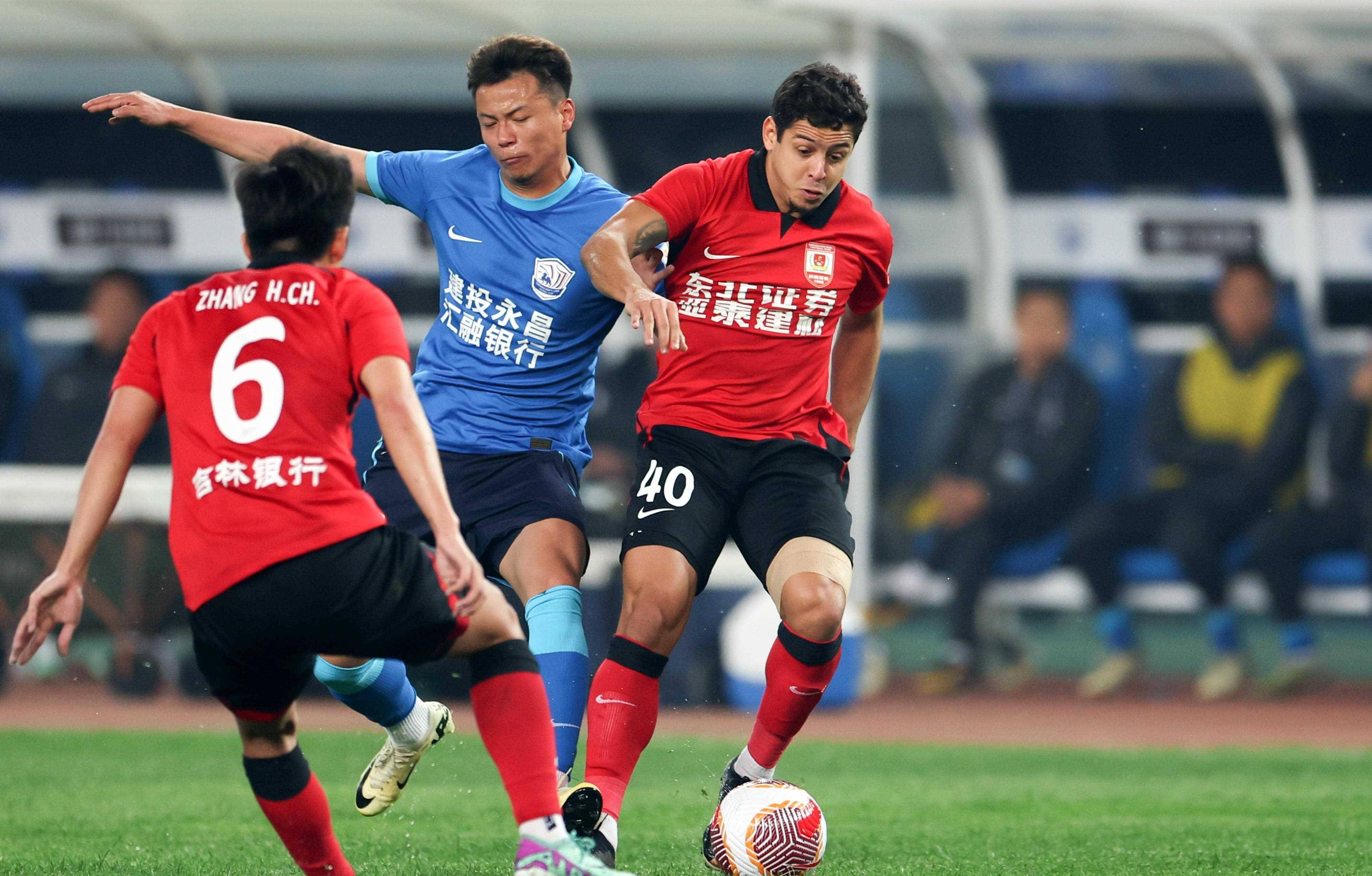 长春亚泰战平对手，仍需加油争取中超保级机会
