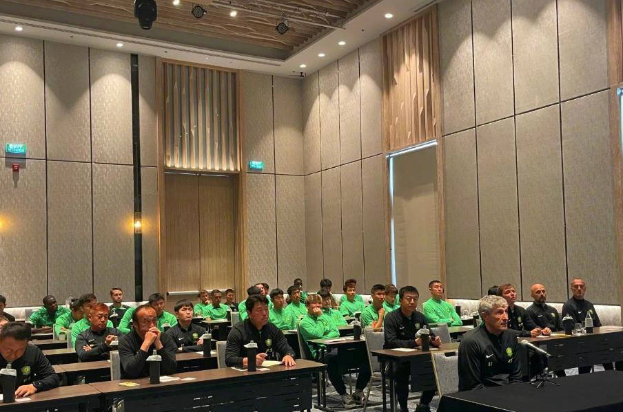 利记官网-新赛季开始前球队集训，团结一致冲击胜利