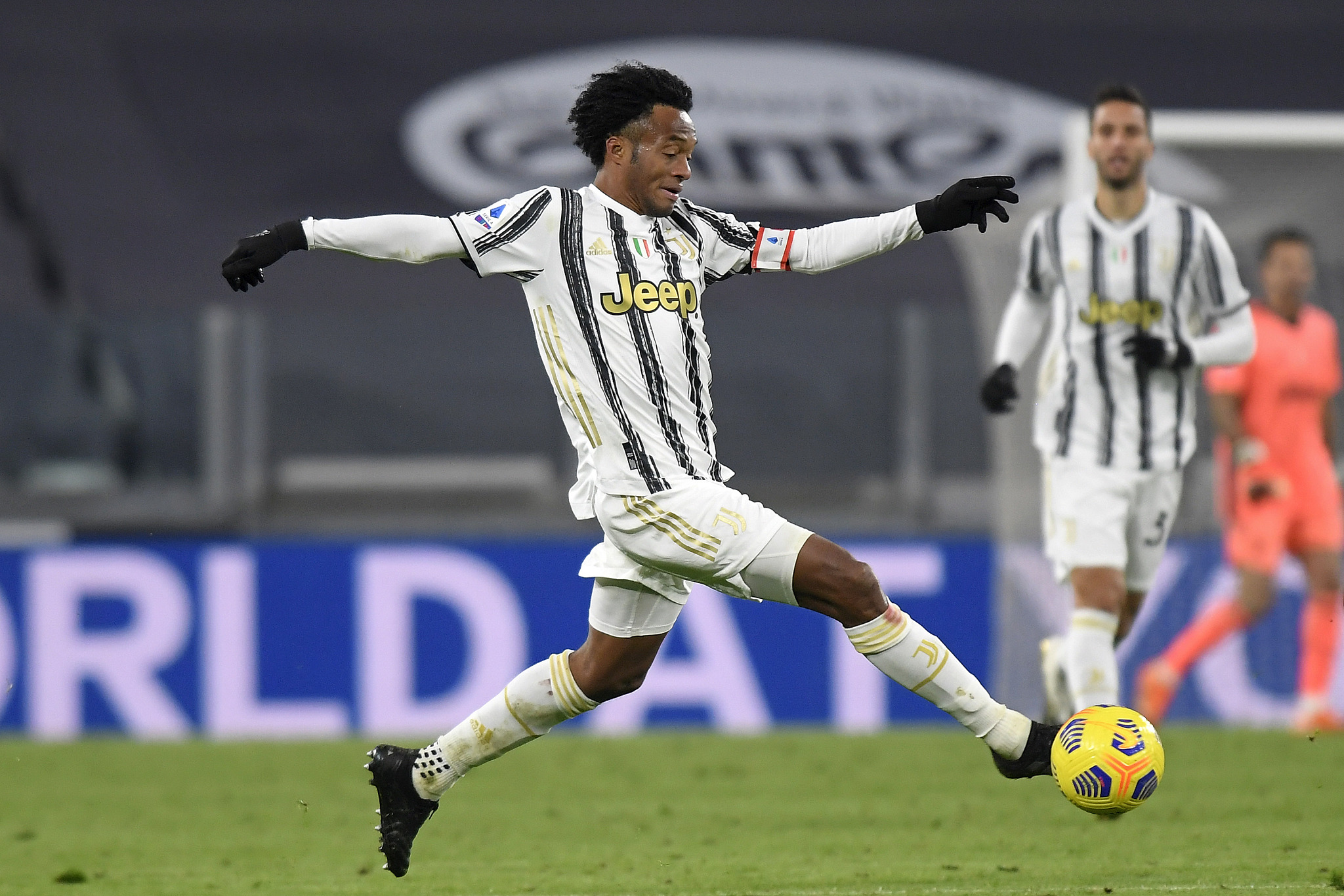 利记官网-荷兰中场在场上屡屡关键突破制造威胁