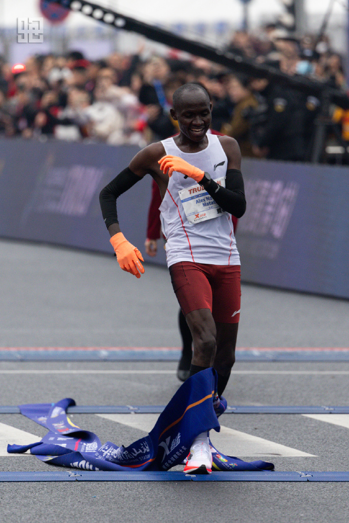 利记-爱沙尼亚男子竞速赛跑风采出众引人注目