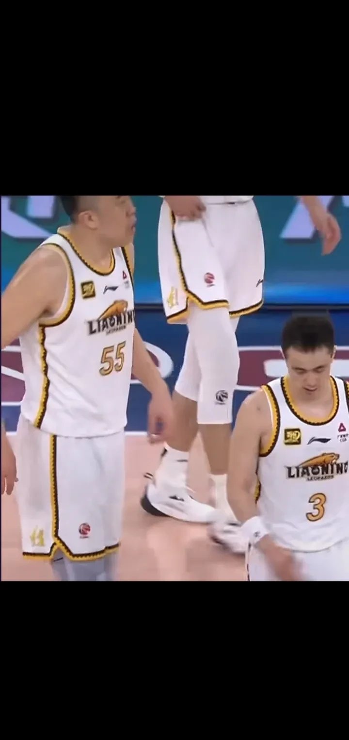 利记官网-江苏队与辽篮上演惊险对决，谁能笑到最后