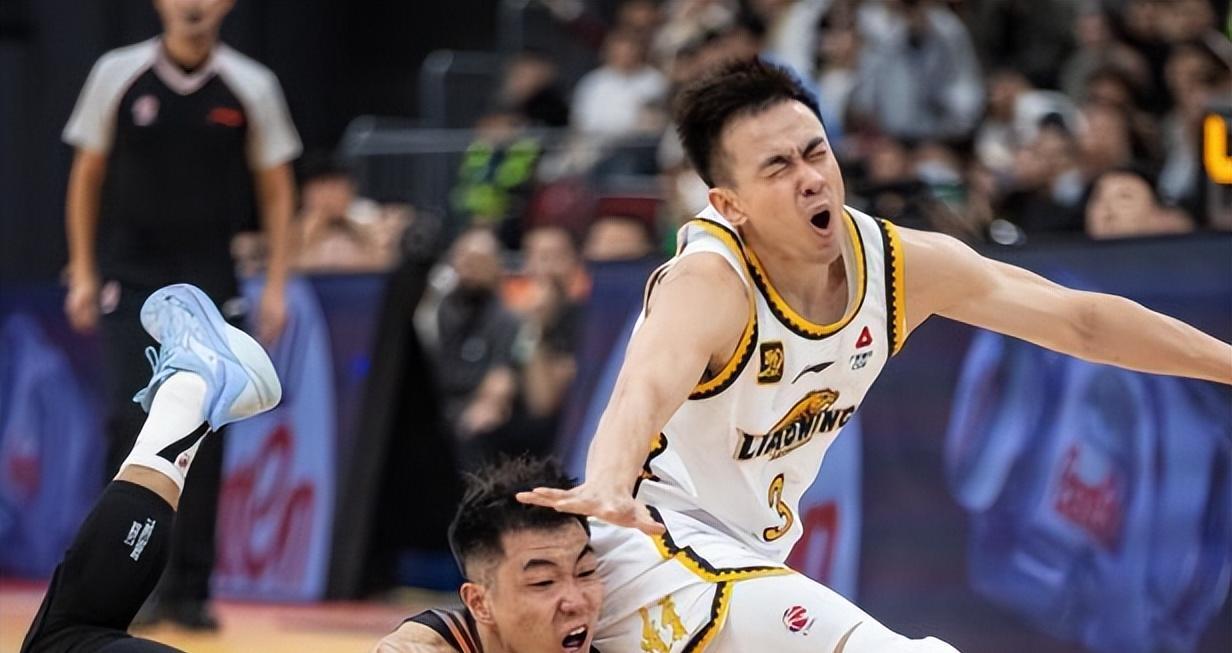 利记官网-江苏队与辽篮上演惊险对决，谁能笑到最后