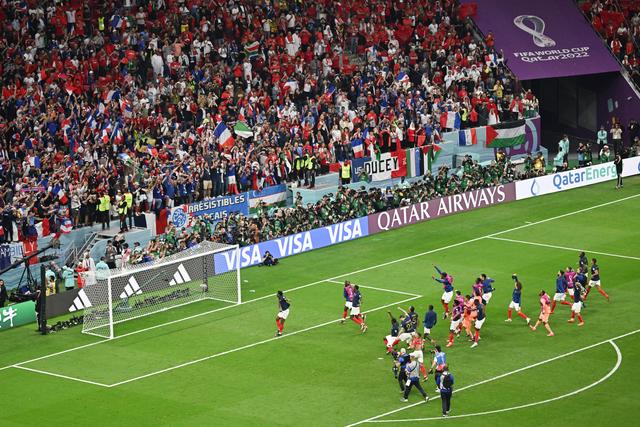 利记官方网站-法国队员在足球比赛中获得胜利