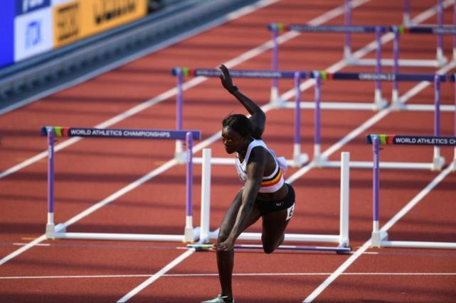 利记-加拿大田径选手跨栏赛中夺得银牌